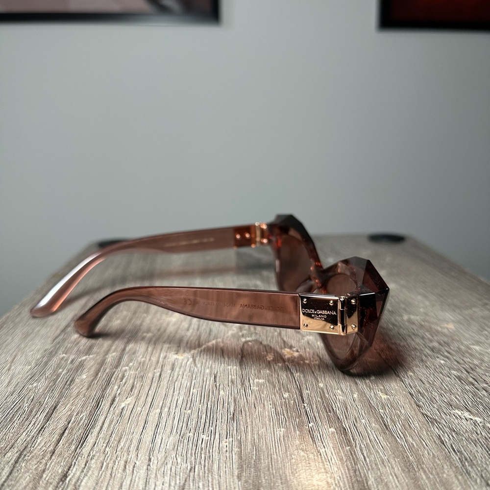 Burgundy Dolce & Gabbana sunglasses - Picture 8 of 9